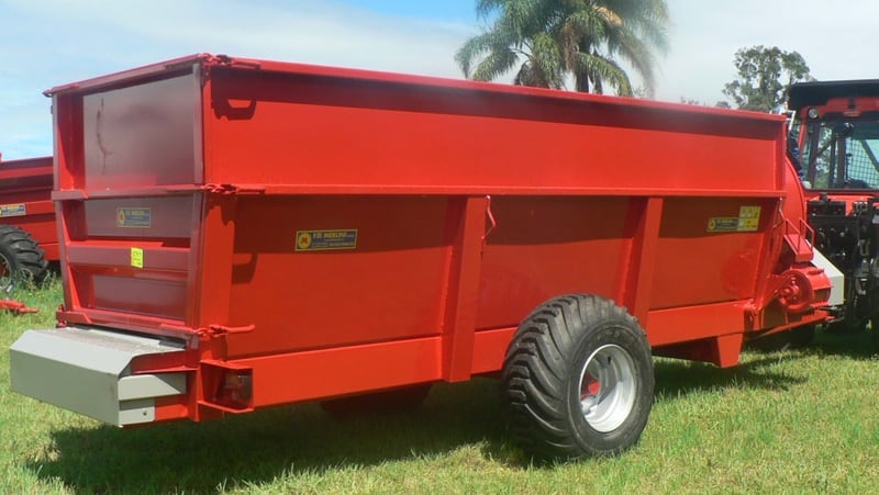 The SR1250 side delivery turbine row spreader